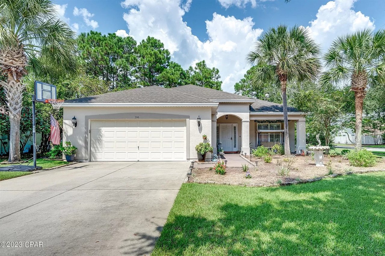 200 MIDDLEBURG Drive