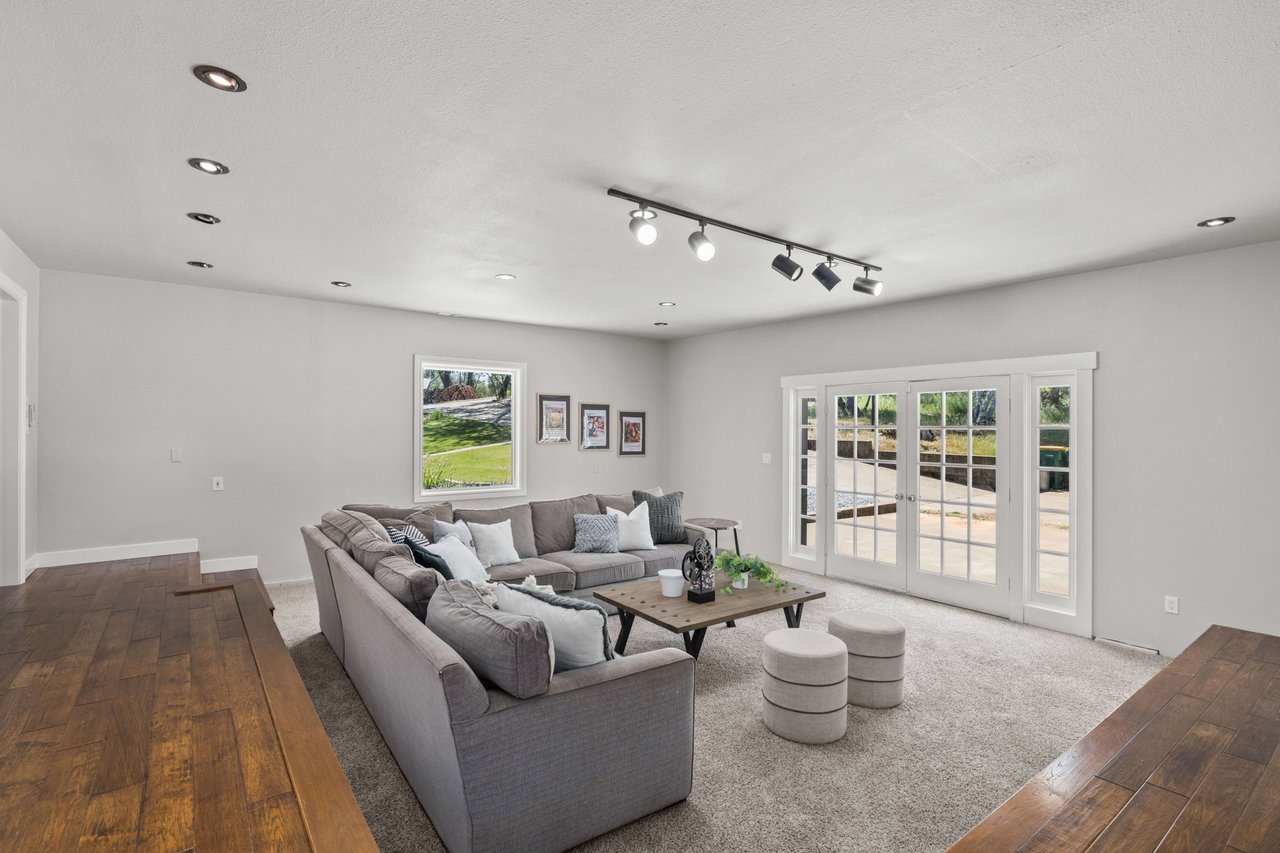 2880 Carlson Drive