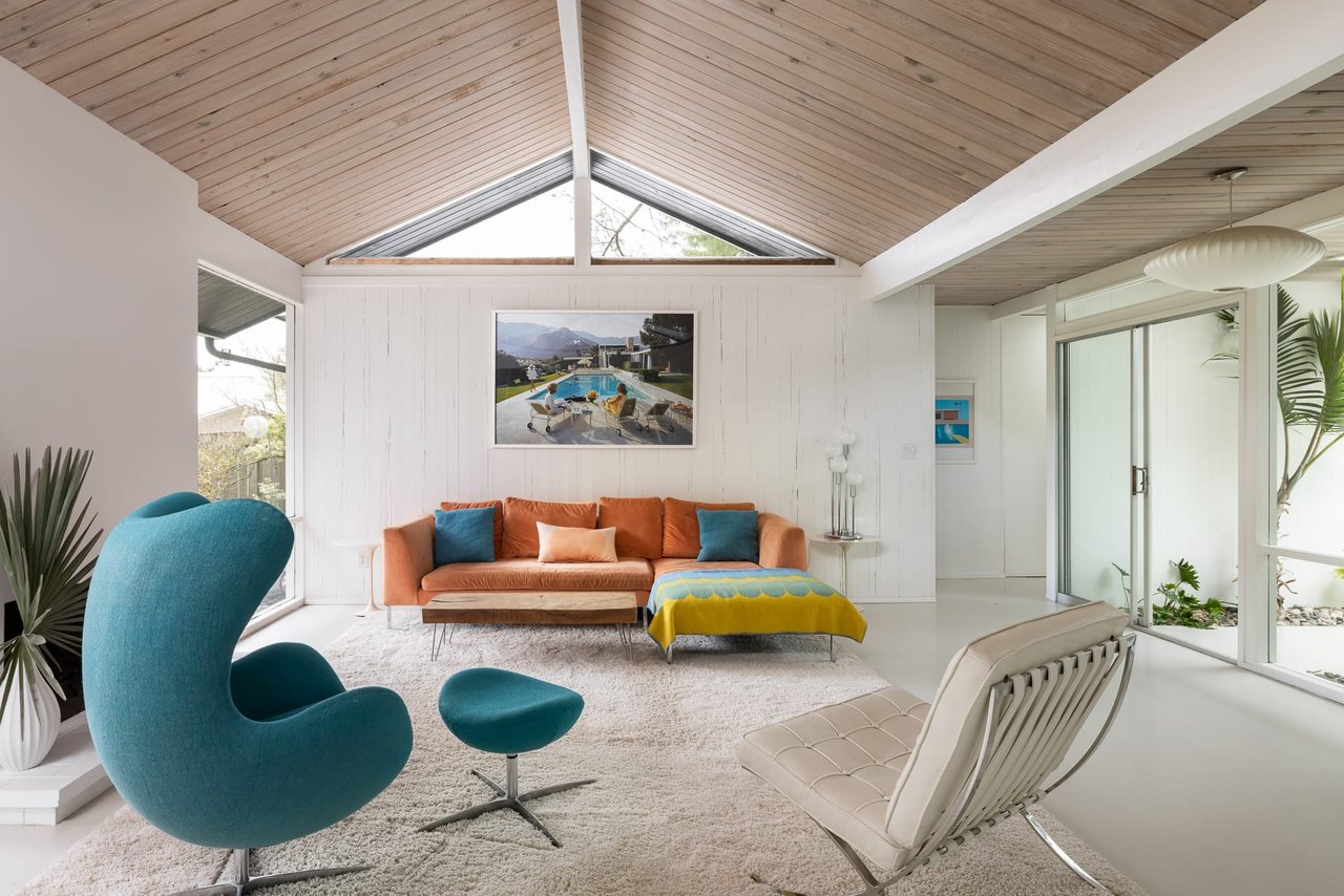 Rummer Dream House in Vista Brook