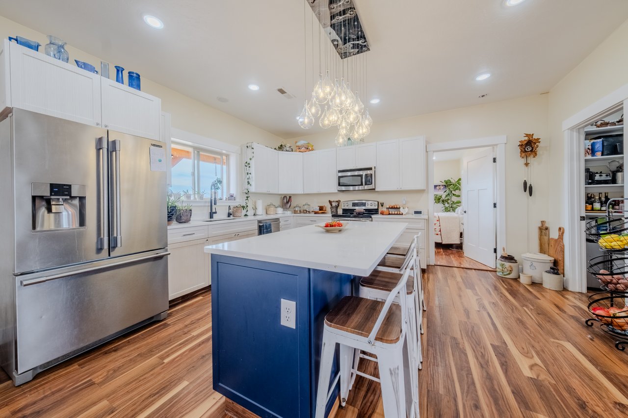 7395 N Johnson Canyon