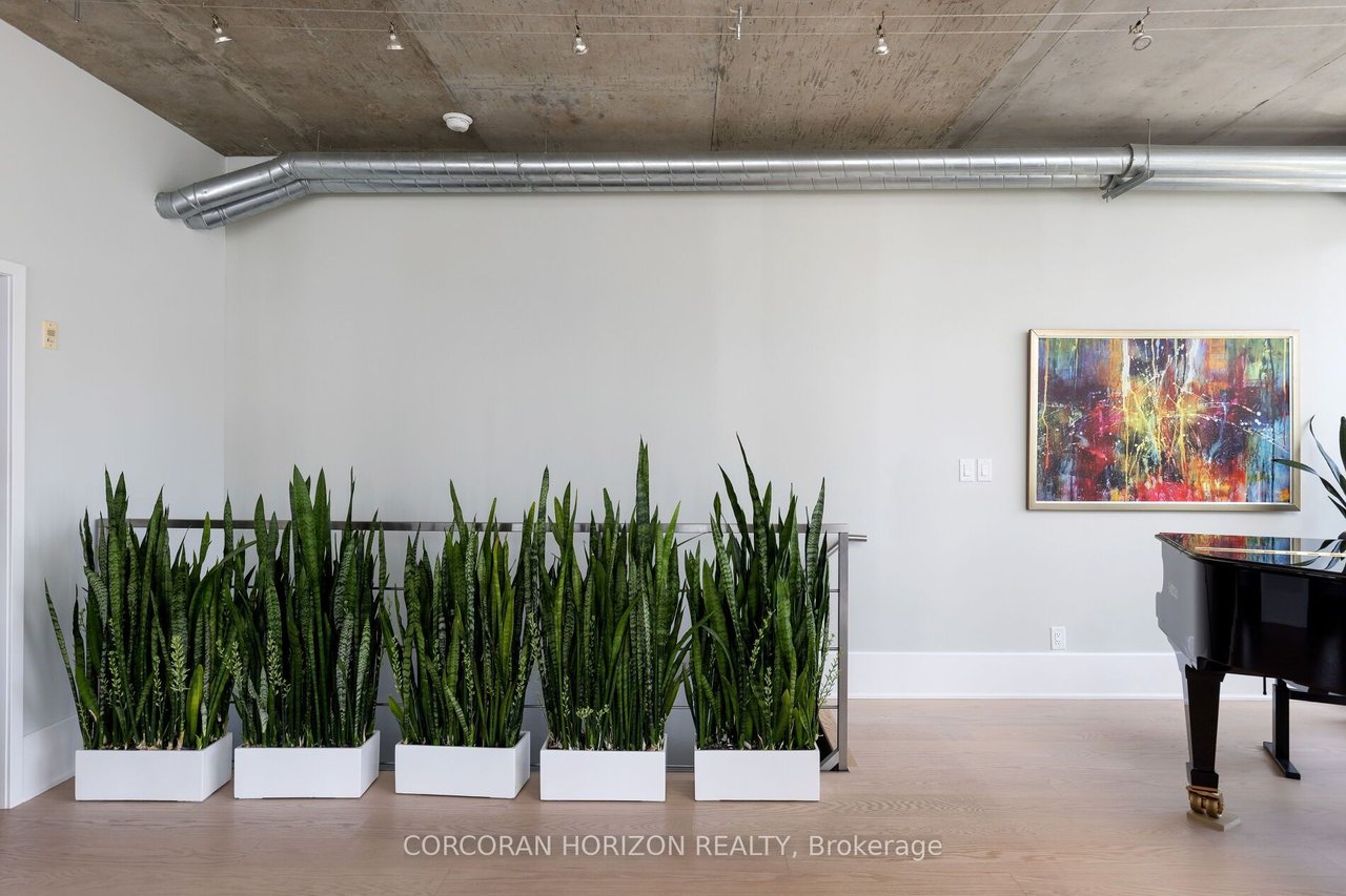QUEEN ST W PENTHOUSE