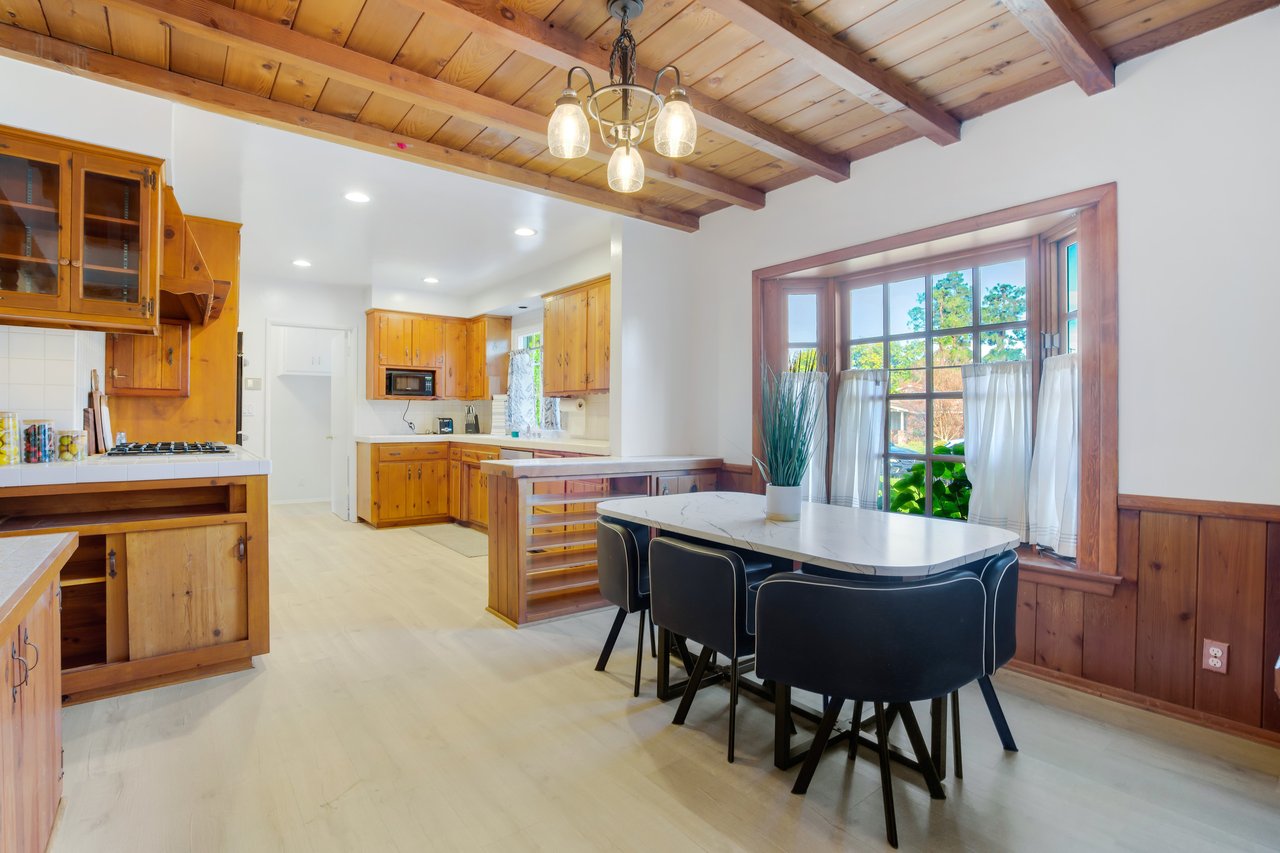 Melba Ave, 91367