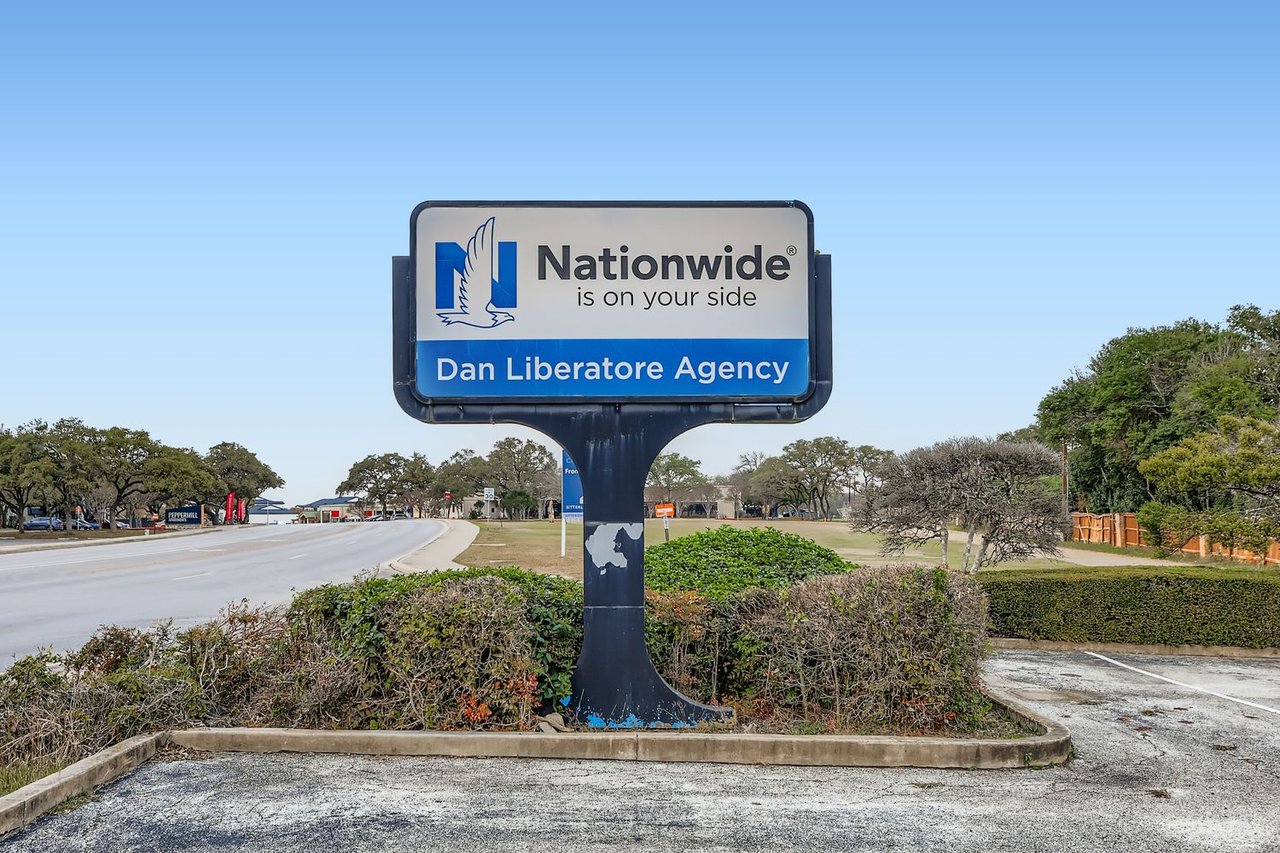 2060 Universal City Blvd