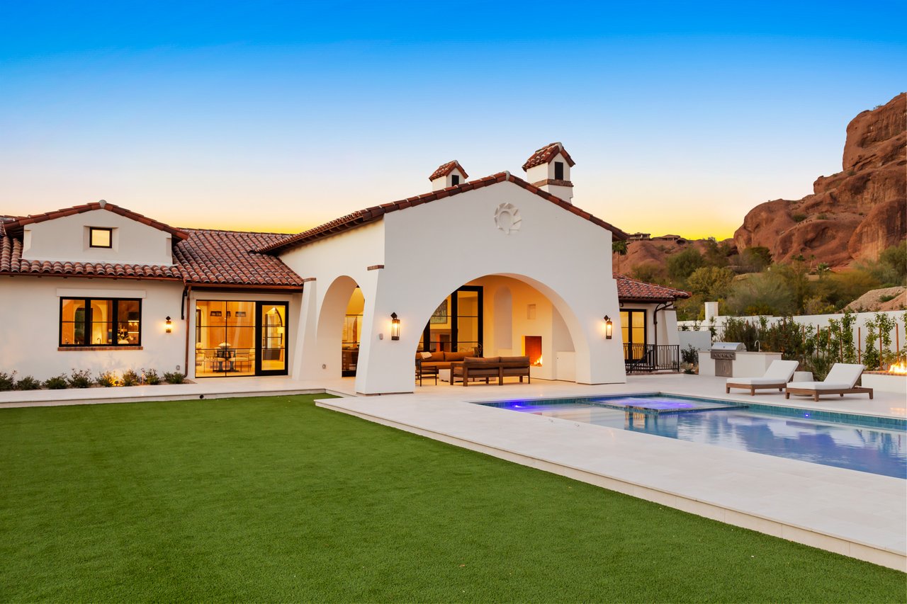 4605 E ROCKRIDGE Road