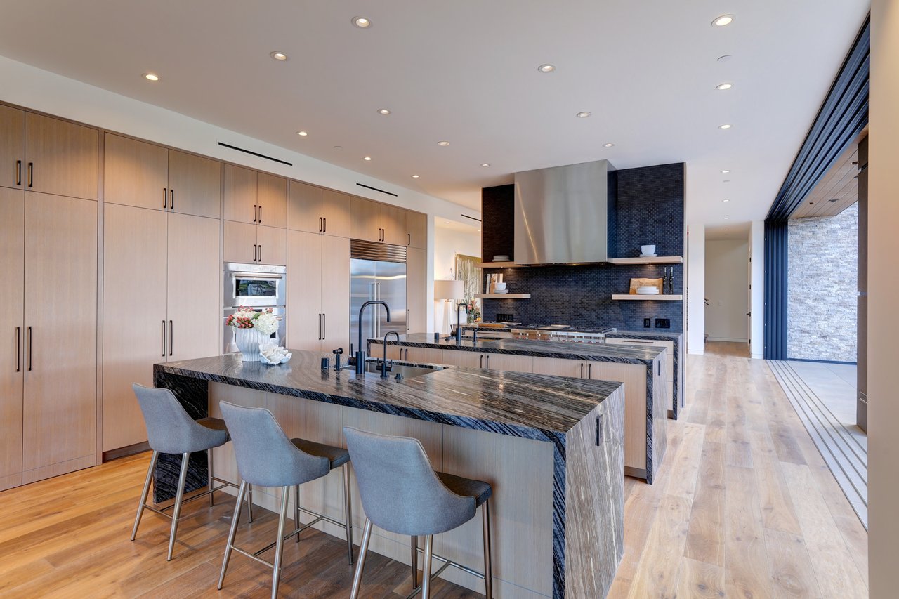 Modern Luxury - Completed in 2020