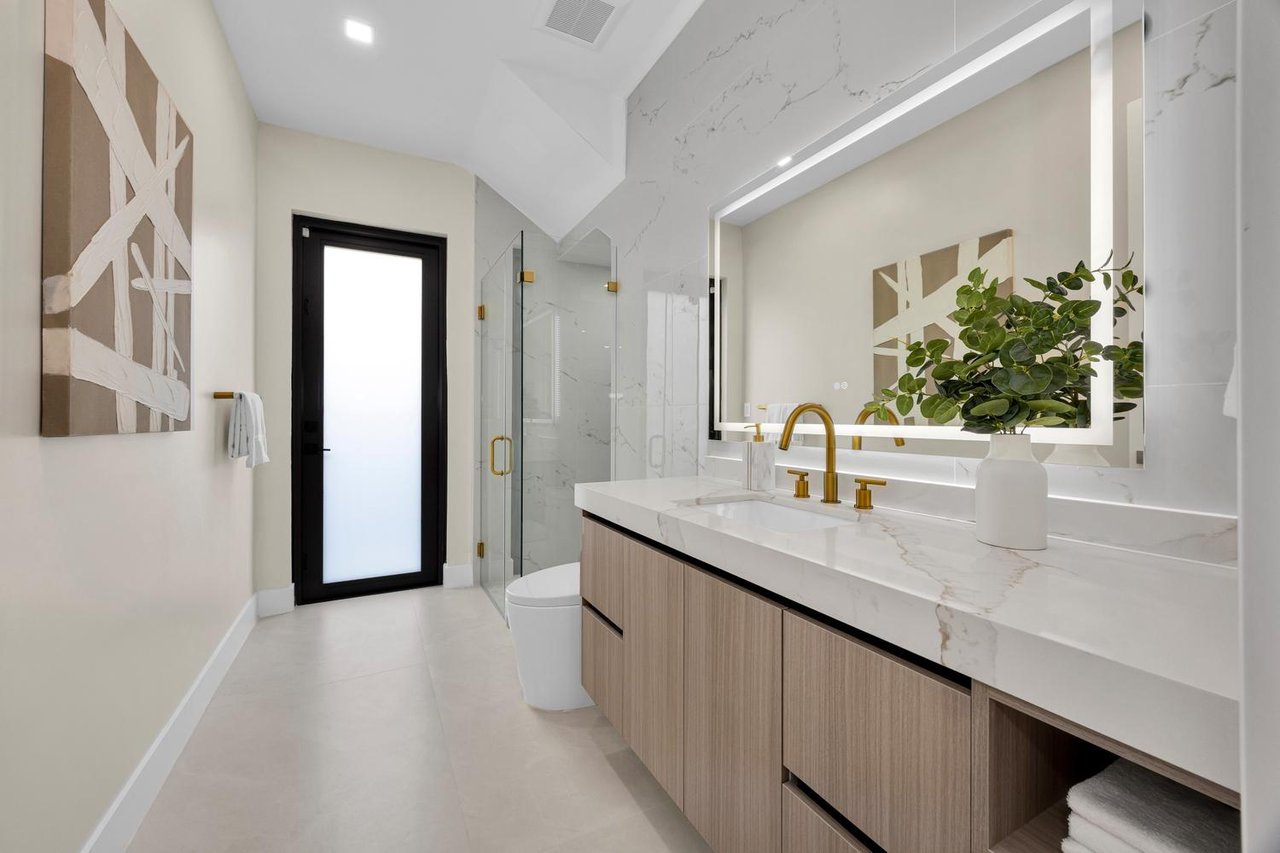 Sophisticated New Construction in the Heart of Miami