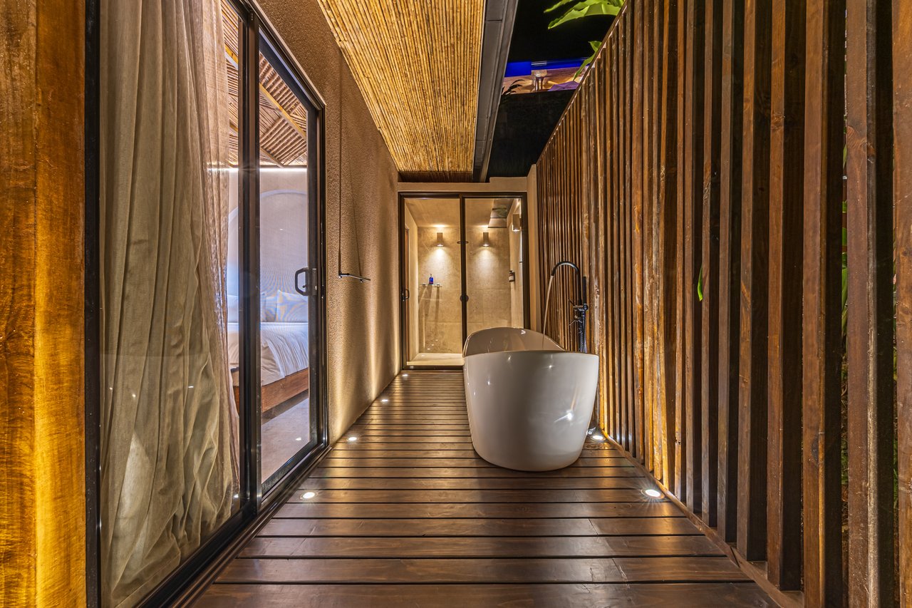 Luxury Hotel Boutique with Ocean Views | Walking distance to the beach | 13.2 Acres