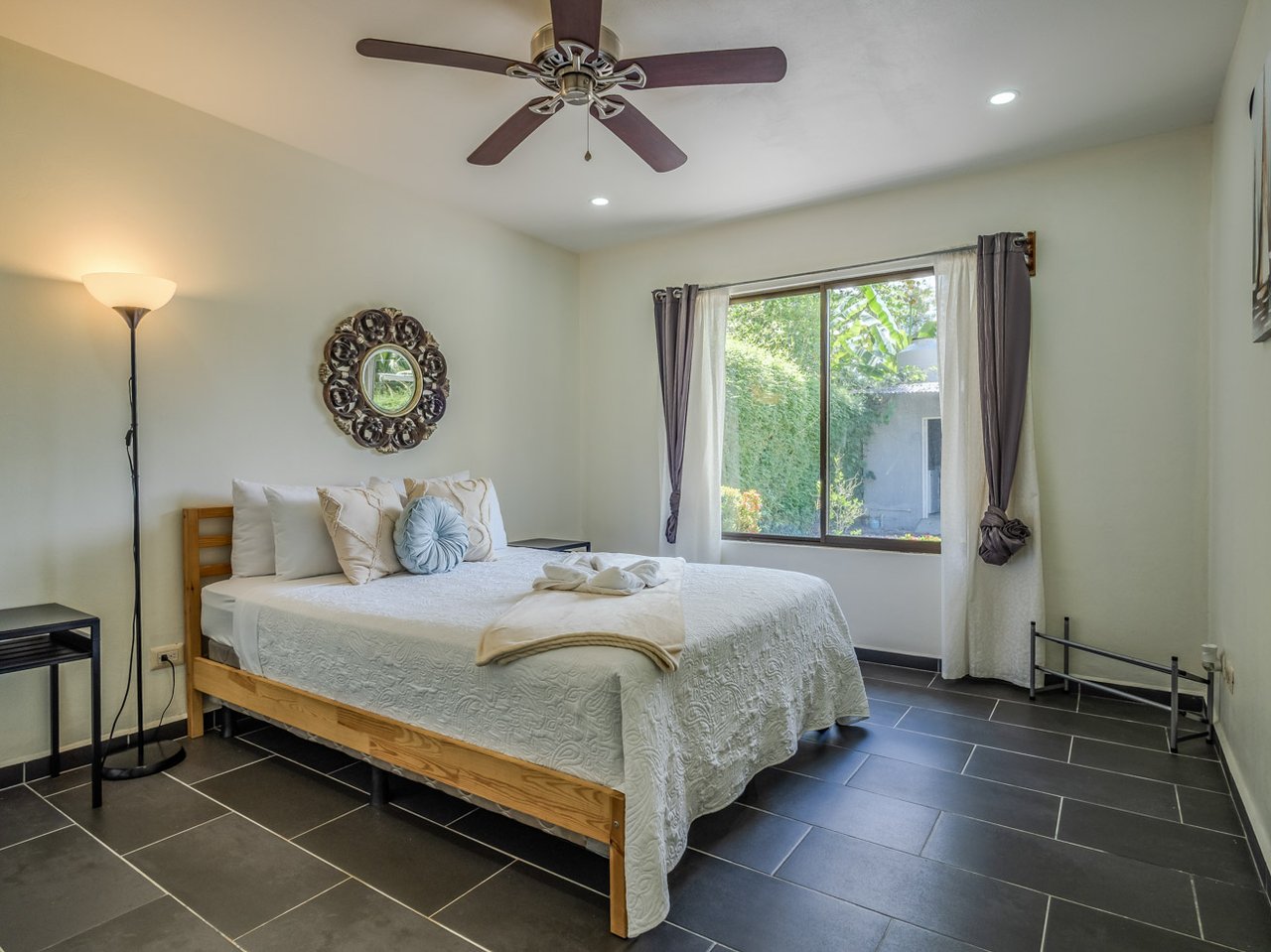 Tropical 3-Cabin Home with Pool and Gardens in the Heart of Uvita