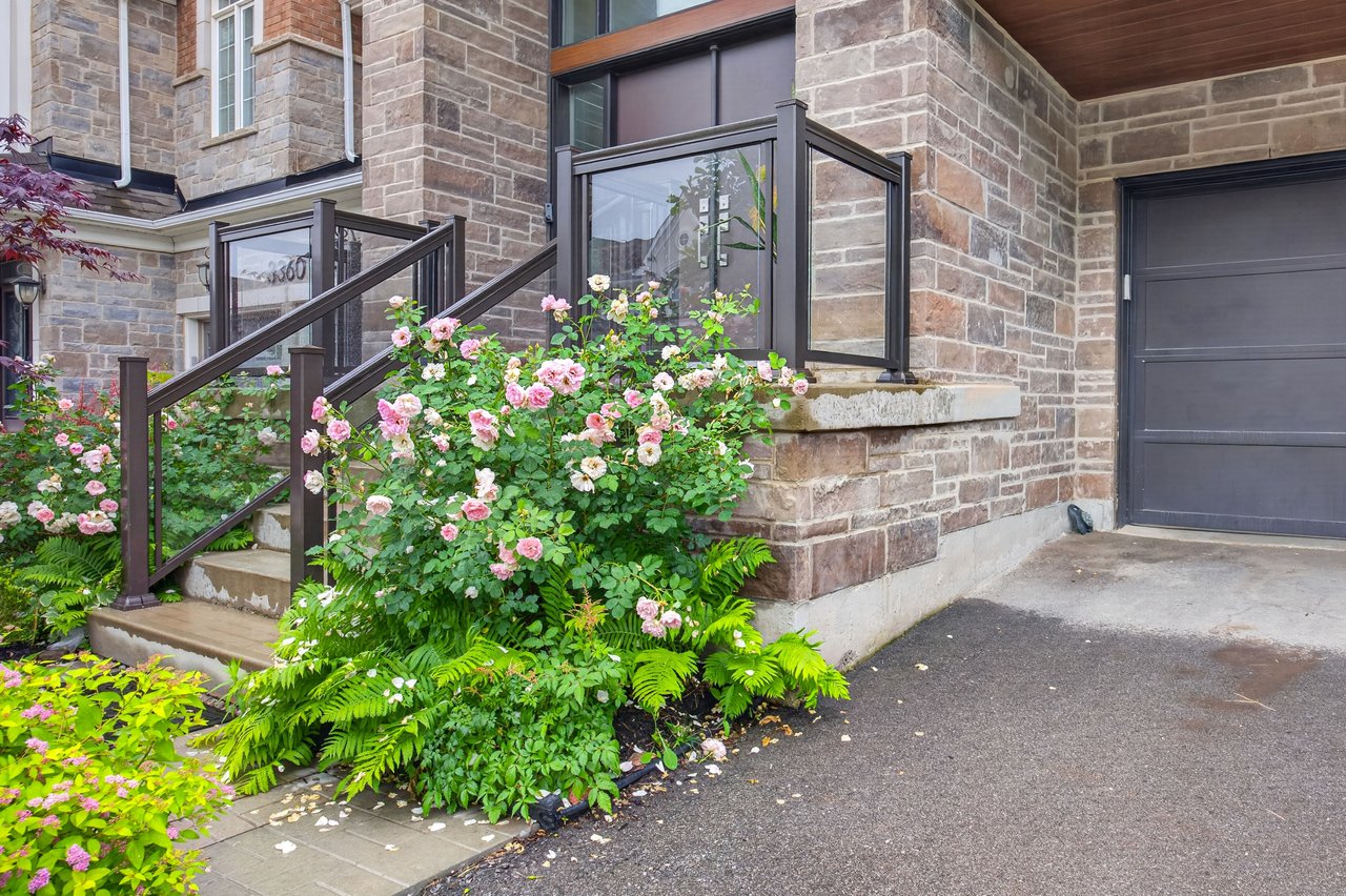 3364 Vernon Powell Drive, Oakville