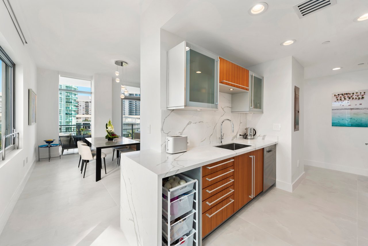 Aqua Gorlin Residence 703