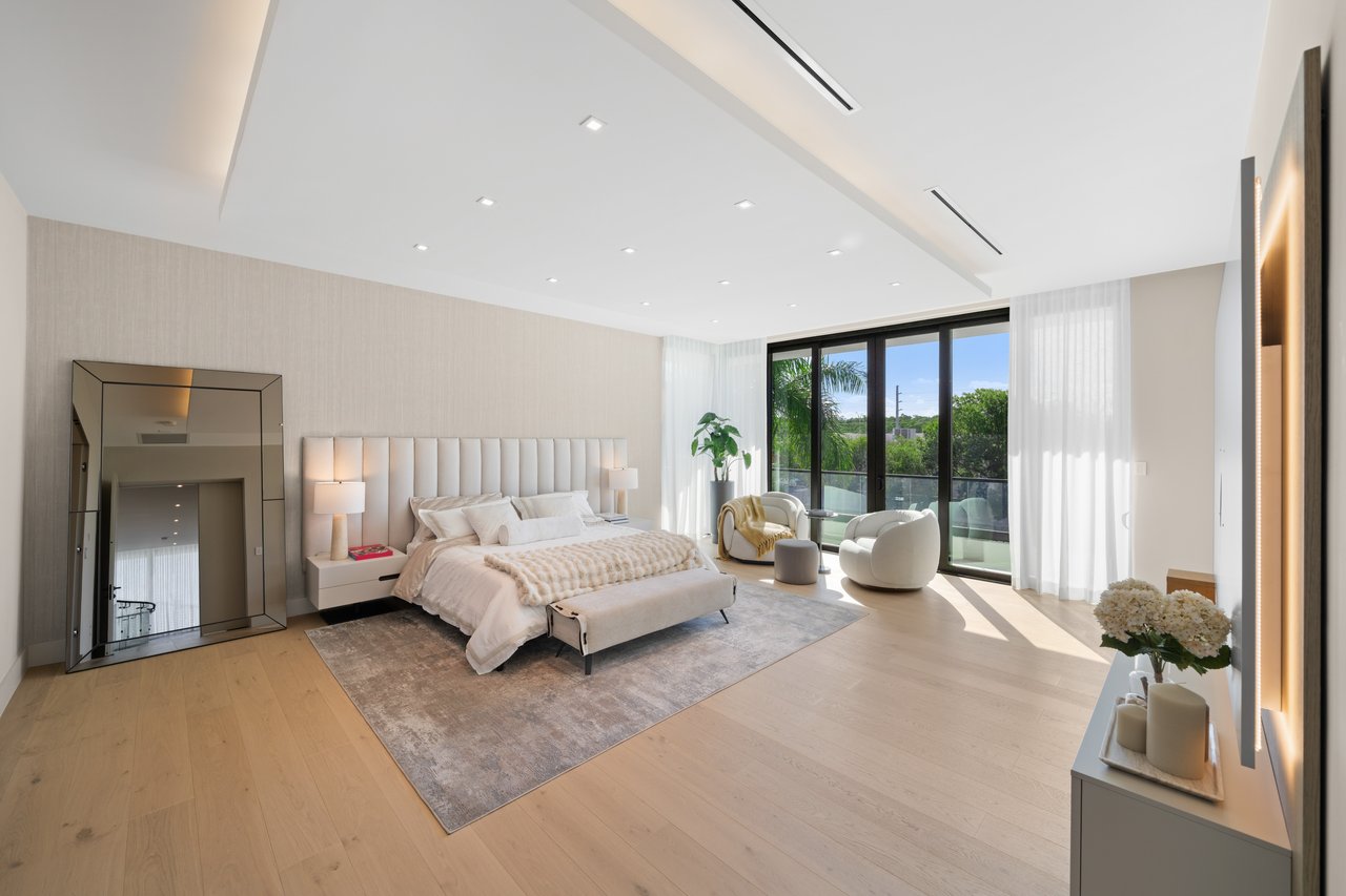 2950 NE 164th Street