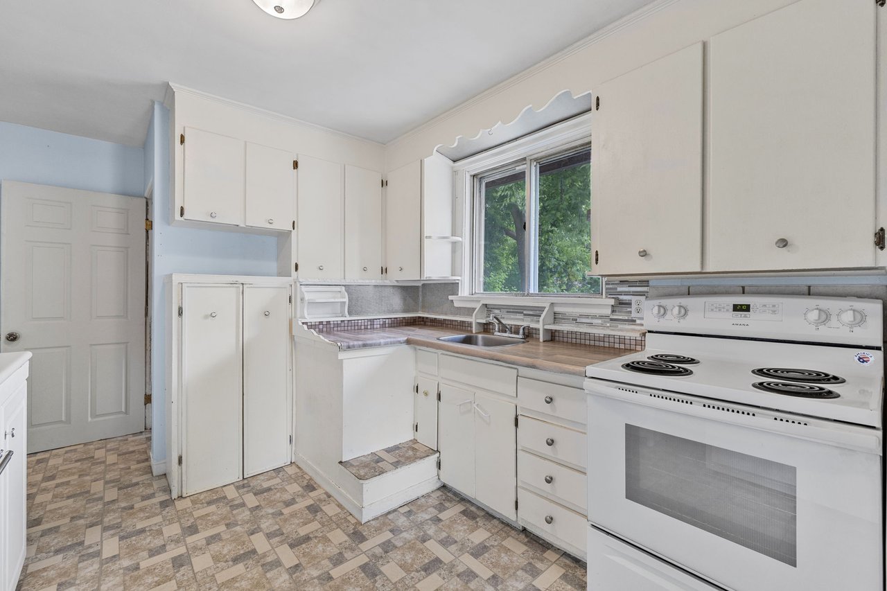 69 Marlin Crt, Newmarket