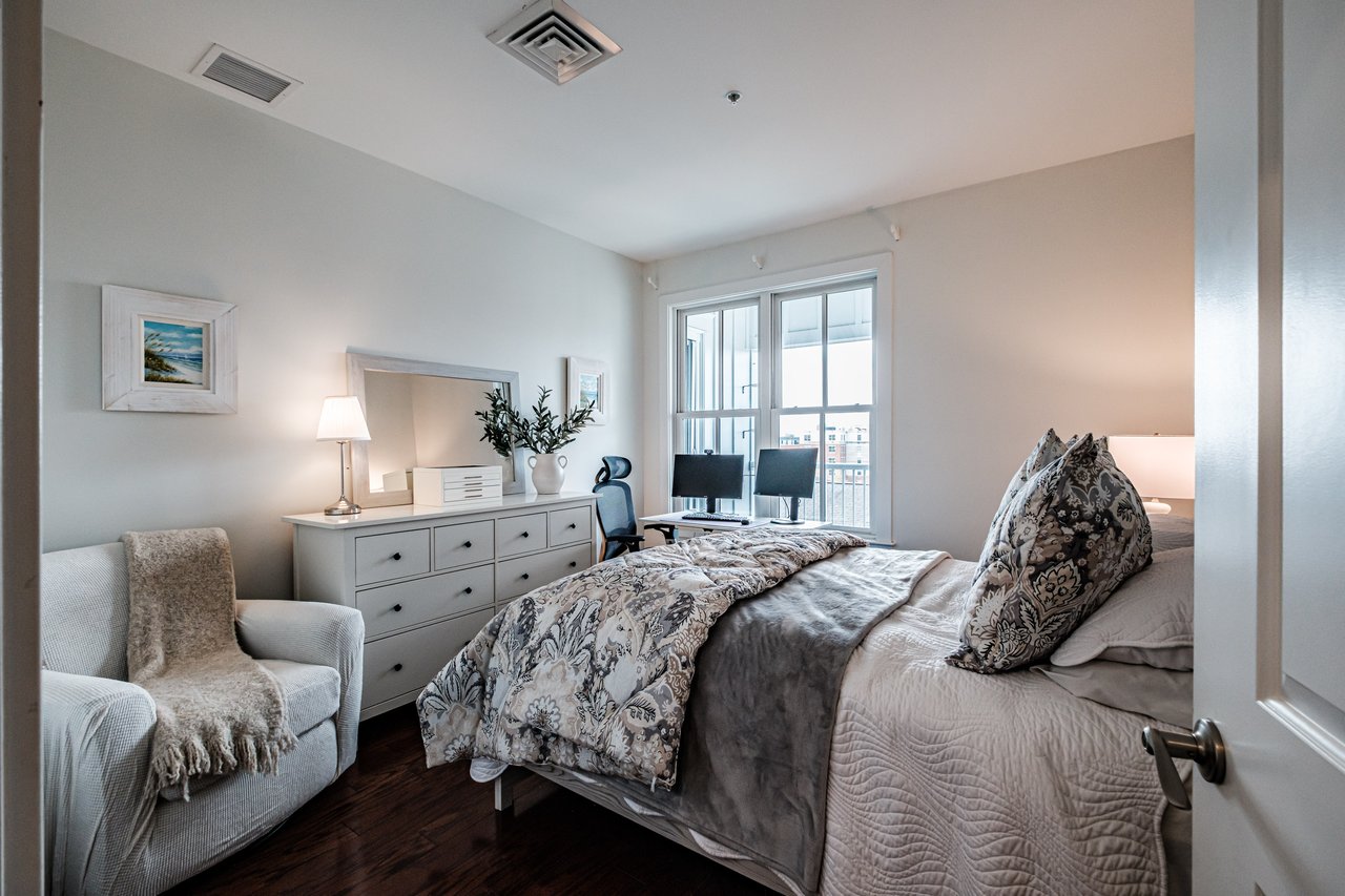 15 Middle St #403B