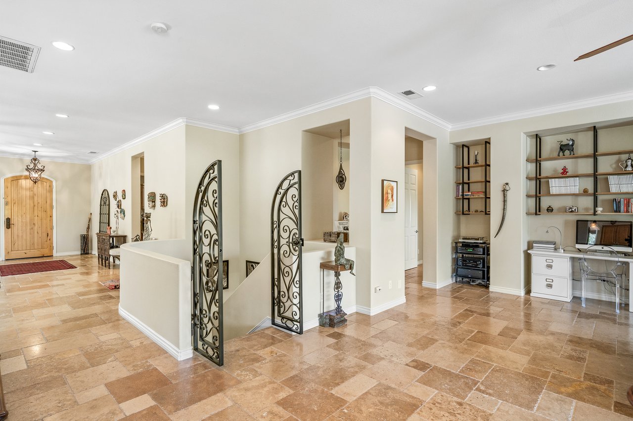 36505 Calle De Lobo