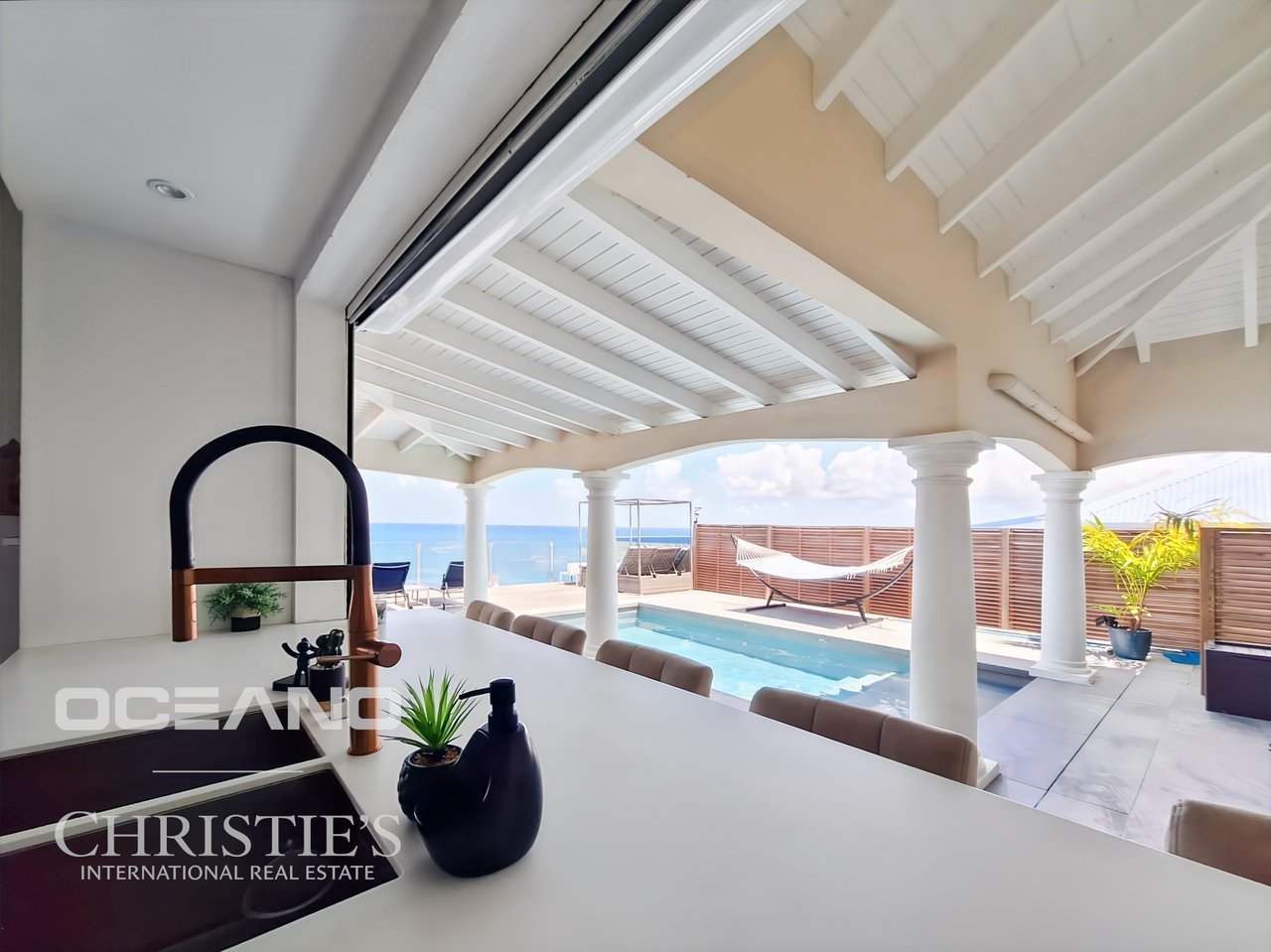 Sea View Villa + 2 Bedroom Apartment – Sought-After Area
