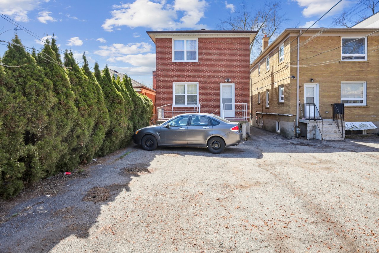 Income Generating Triplex in Premium Location!