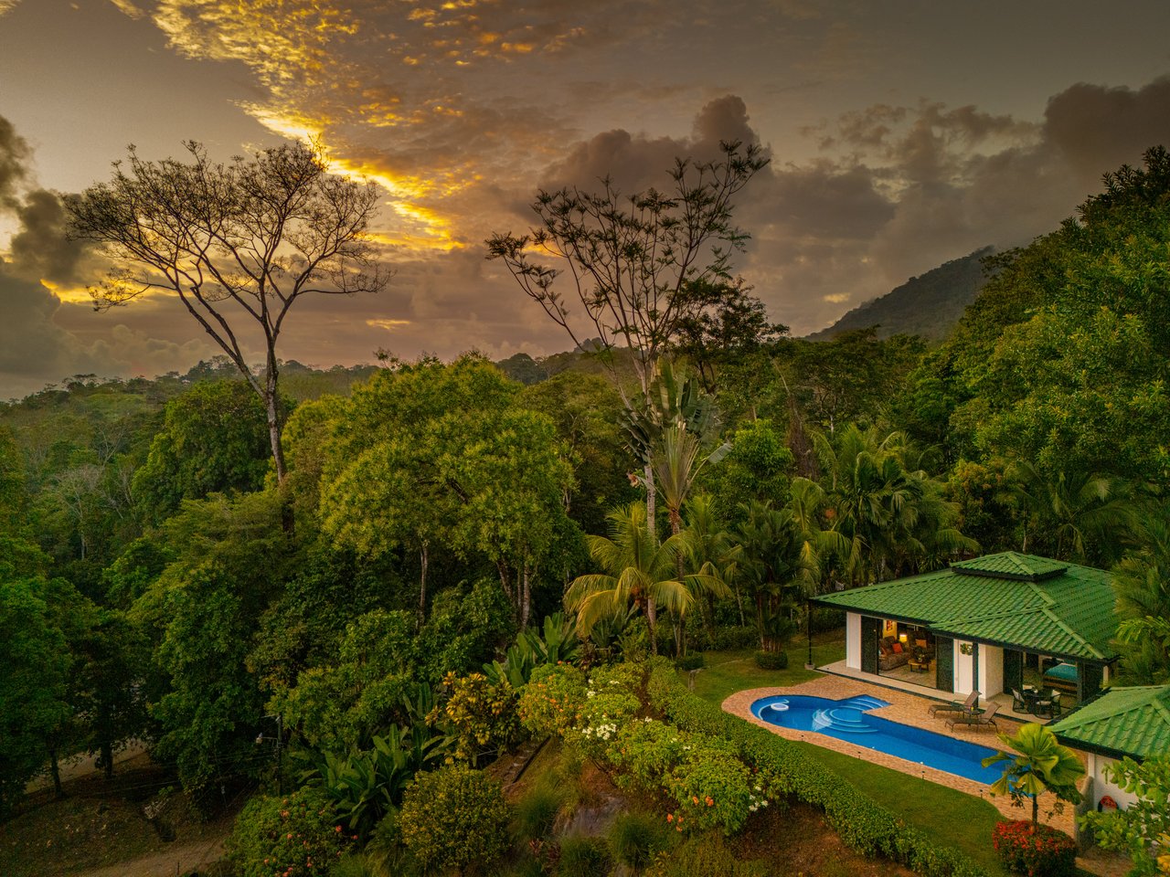 Breathtaking Ocean Sunset Views at Casa Iona, Ojochal
