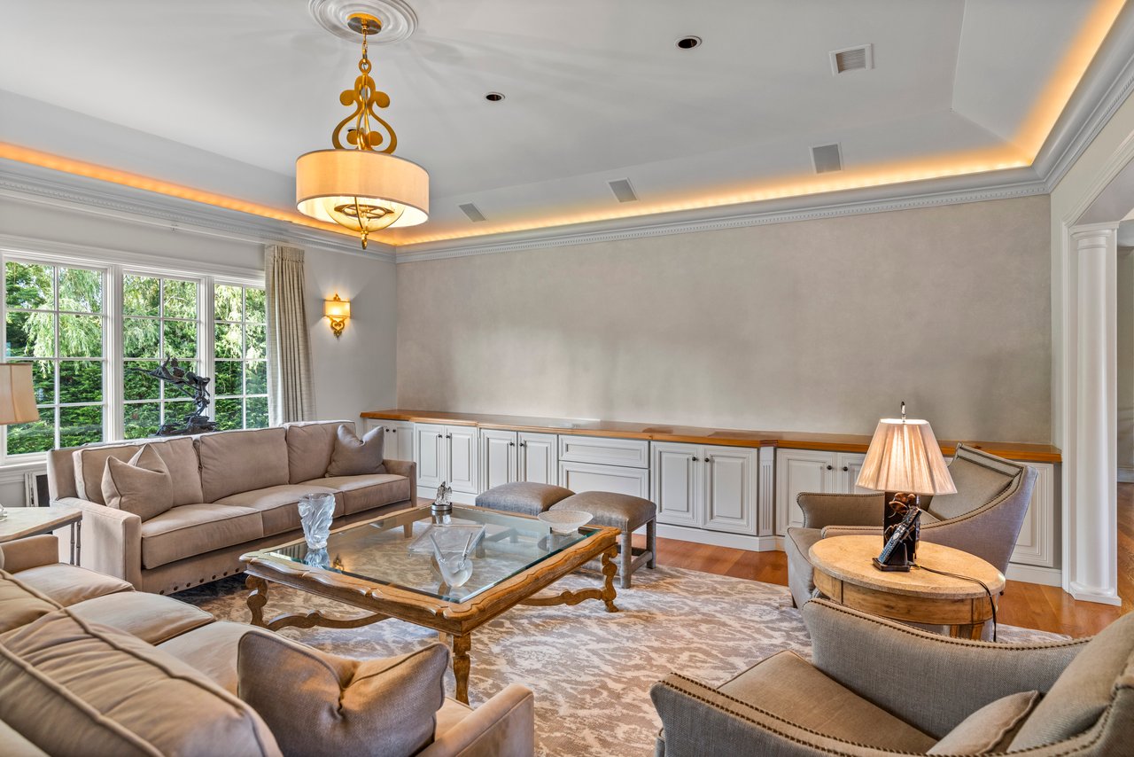 Ondine: An Extraordinary Mecox Bay Waterfront Estate