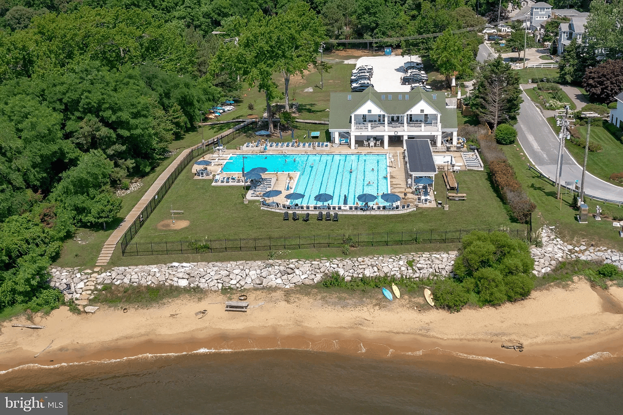 57 Bay Dr