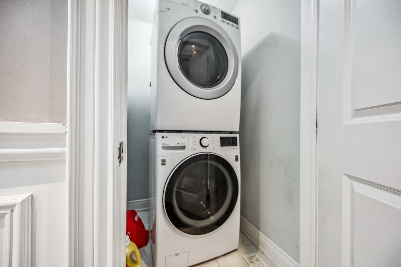 282B Aylesworth Avenue