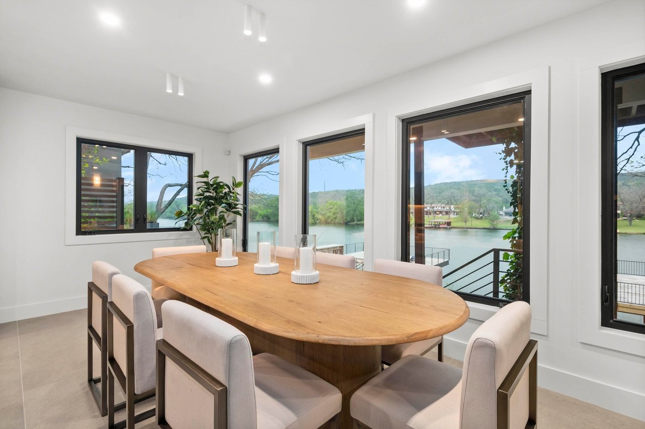 1606 Ski Slope Drive