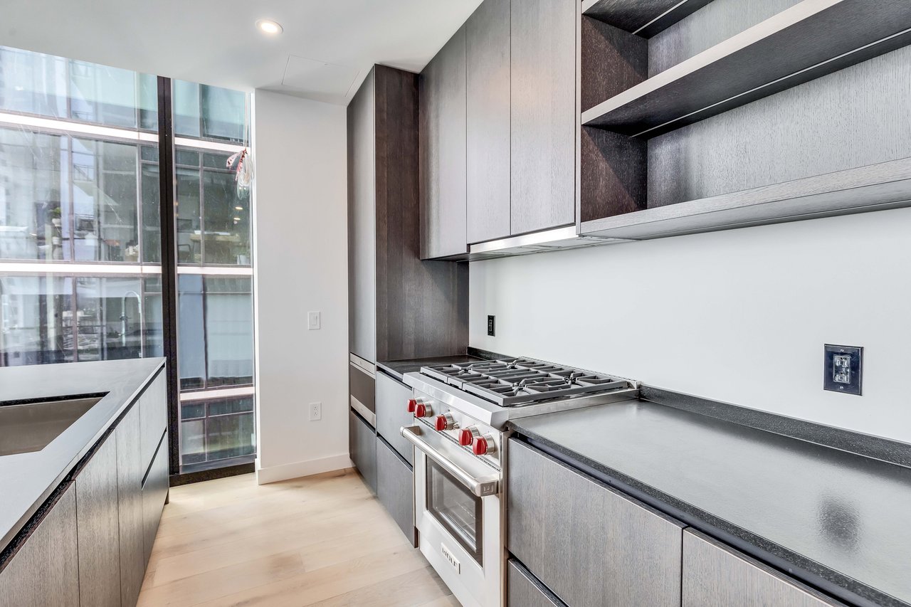 The Modern Residences: 610 Davis St. #2205