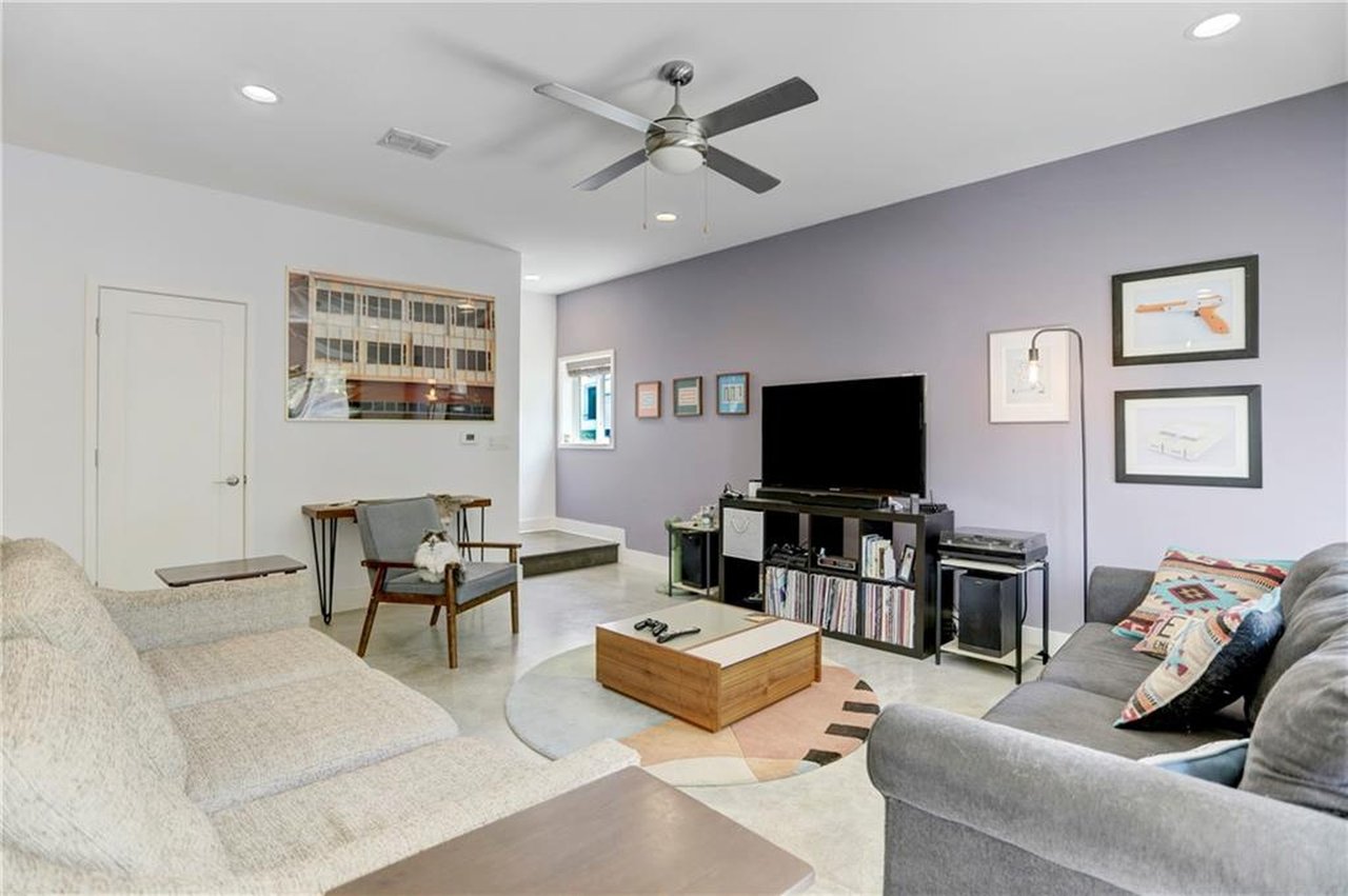 2101 Montopolis Dr #13