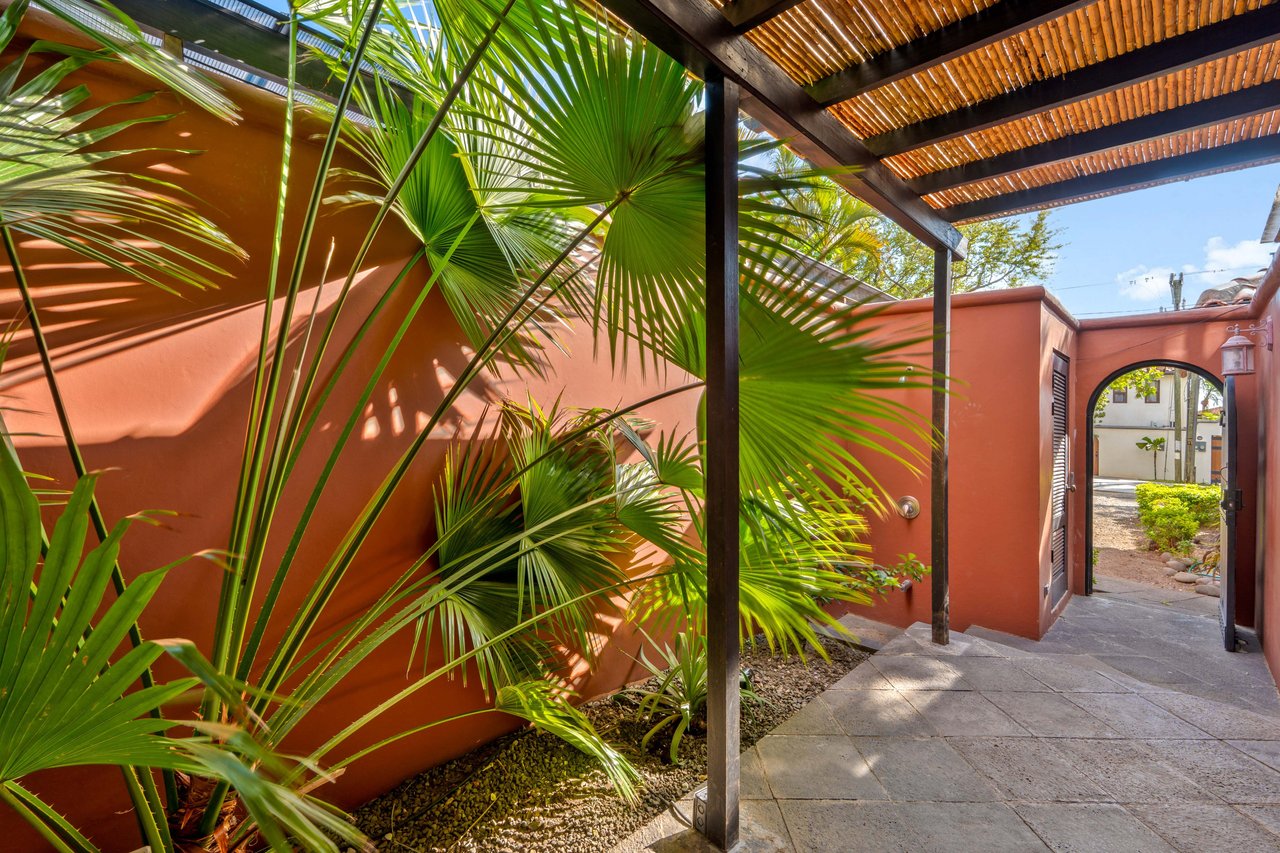 Villa Cerca del Mar 5 | Beach House in Highly Coveted and Intimate Development in Tamarindo/Langosta