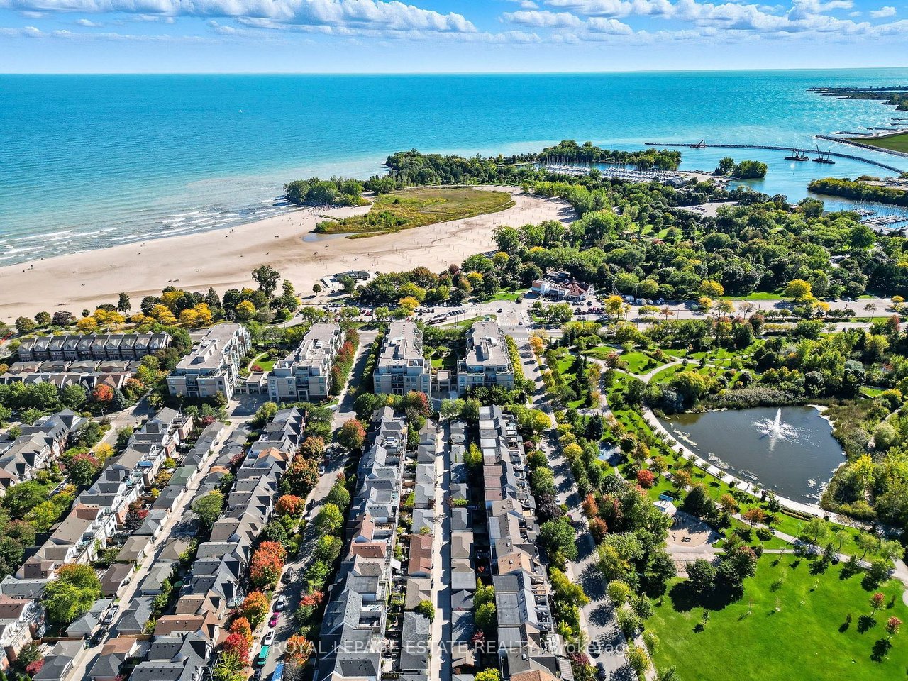 PENTHOUSE PINNACLE OF WATERFRONT LIVING 