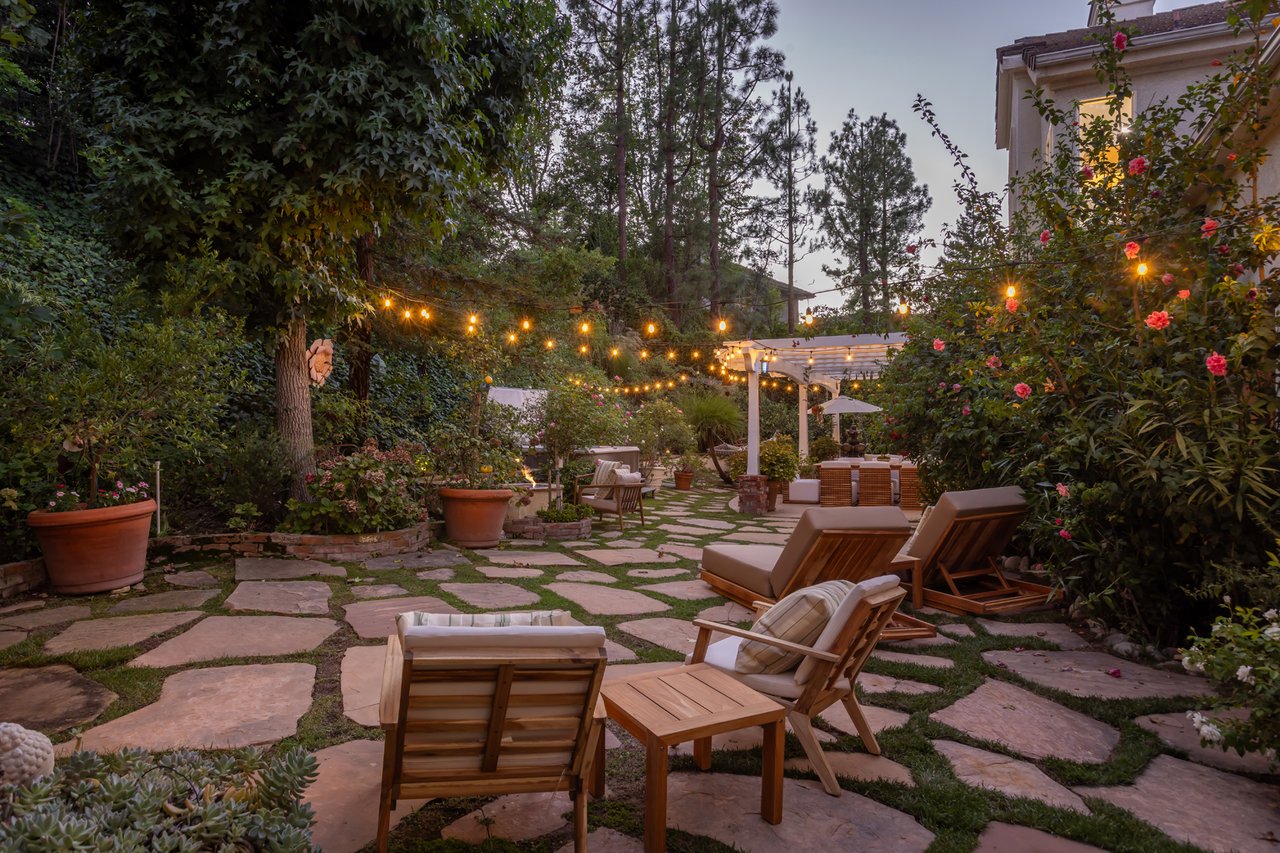 5985 Vista De La Luz