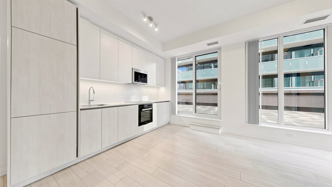 Luxury King West Residence
