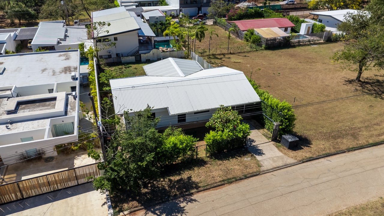 Casa Brisa Azul | 3BR Walk-to-Beach Home in Tamarindo