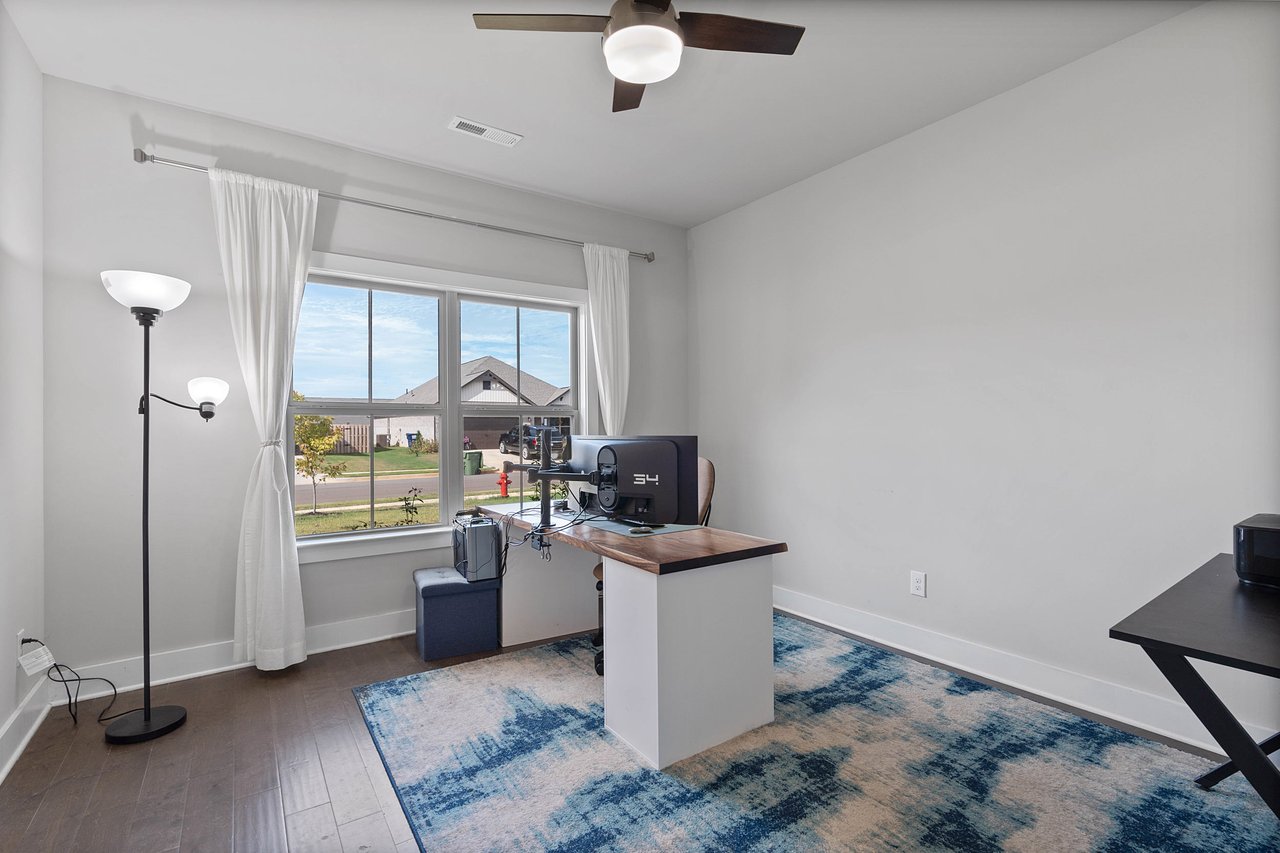 Elegant Home Near Goldsmith-Schiffman Elementary