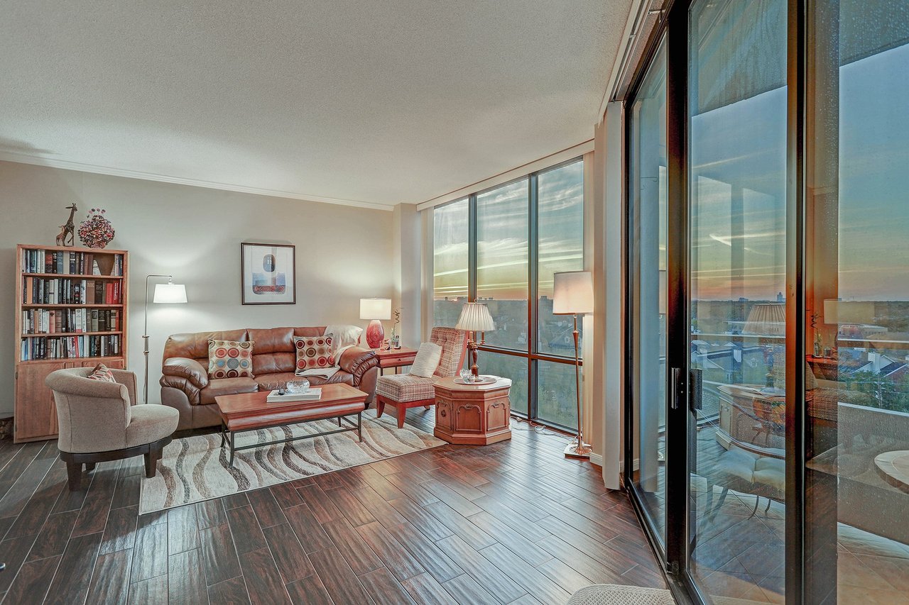 1111 Bering Dr, #804