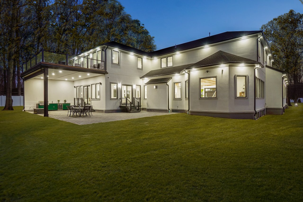 19 Highlander Dr