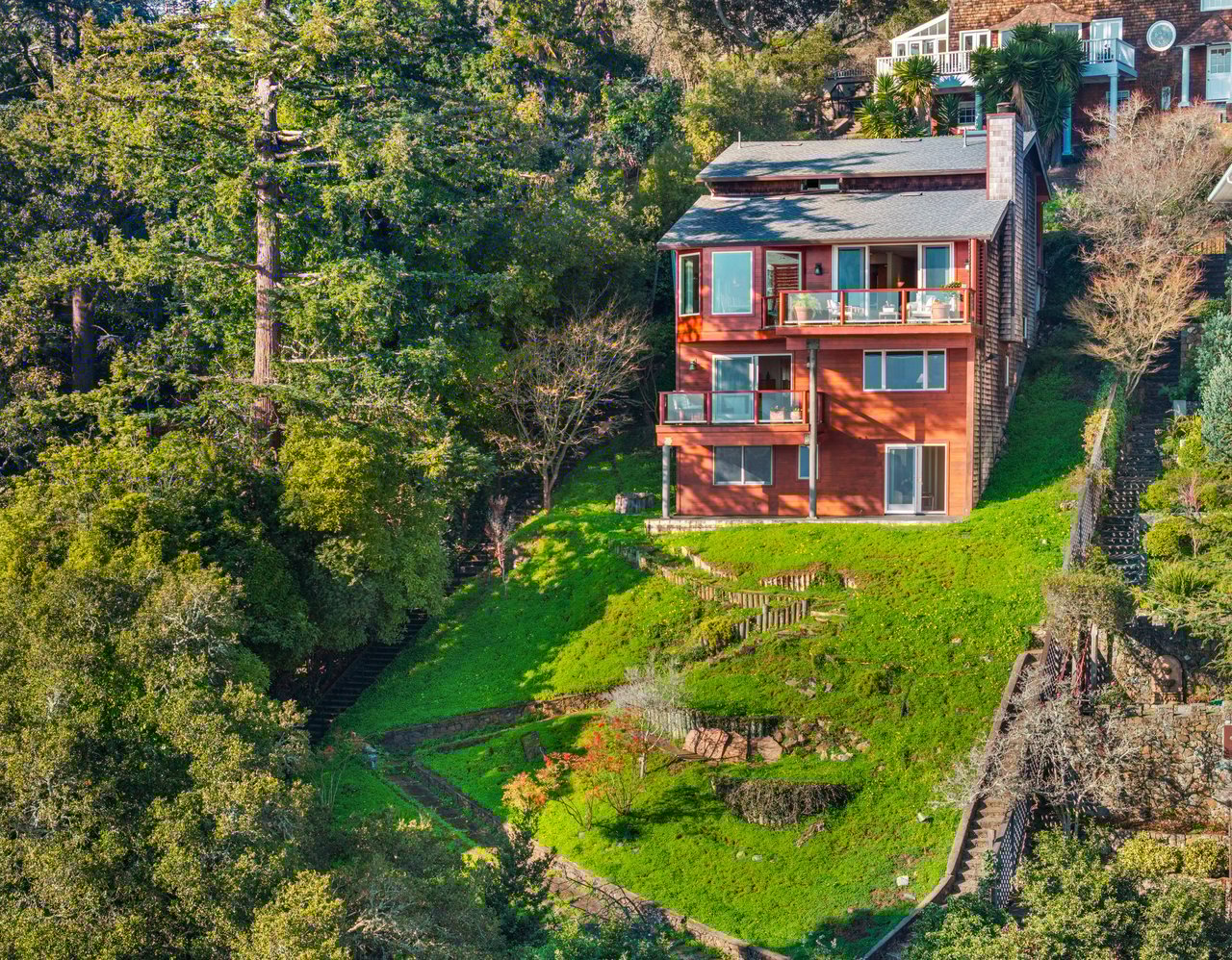 Picturesque Bay Views on Belvedere Island