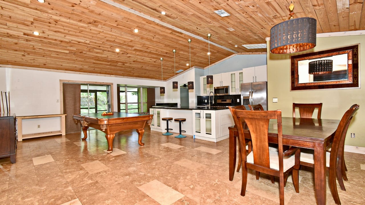 Three-Bedroom for Lease in Orlando's Bay Lakes Neighborhood