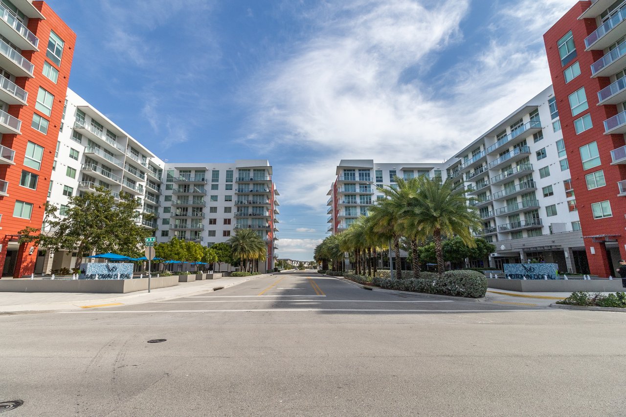 MIDTOWN DORAL CONDO