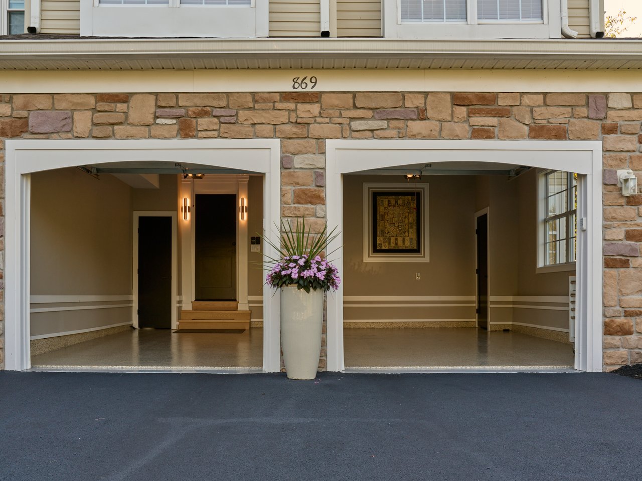 869 Breckinridge Ct 
