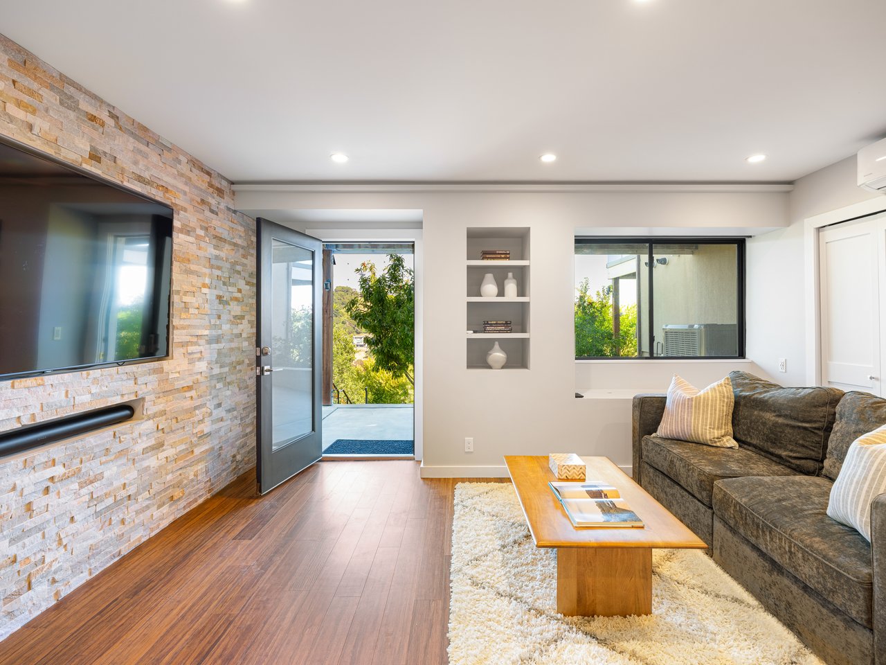 Stunning View Residence Built in 2015
