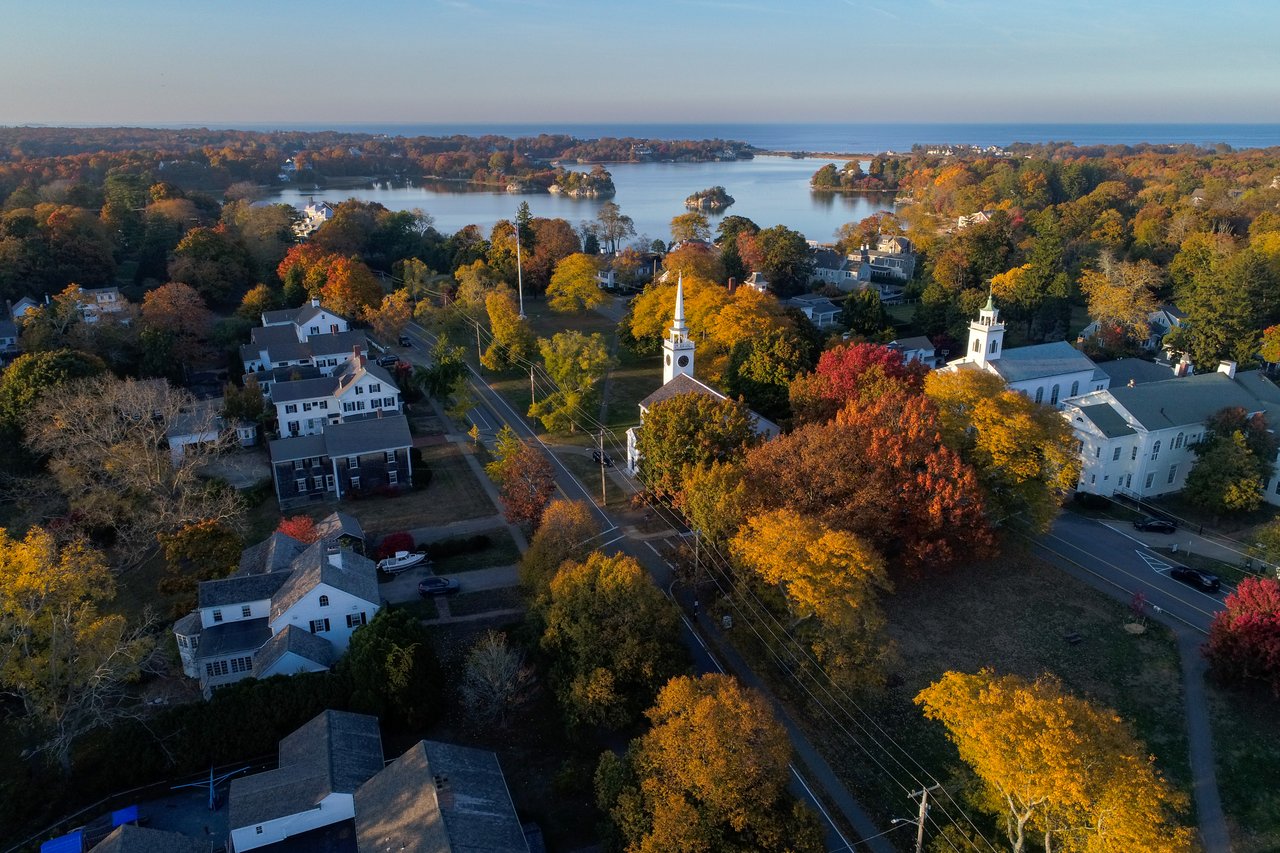 Cohasset vs Hingham: Which South Shore Town Is Right for You?