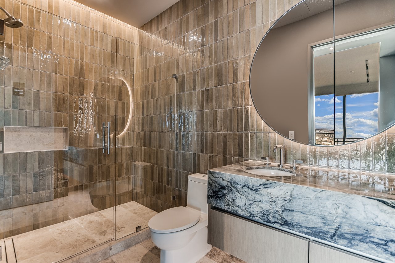 The Modern Penthouse #5502 North