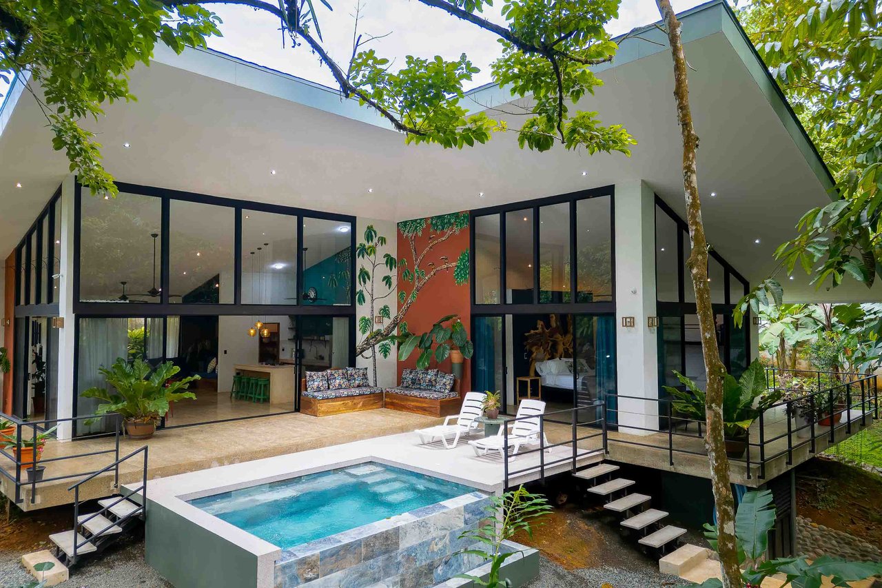 Furnished and Turnkey Home Rainforest Villa with Pool and Creek