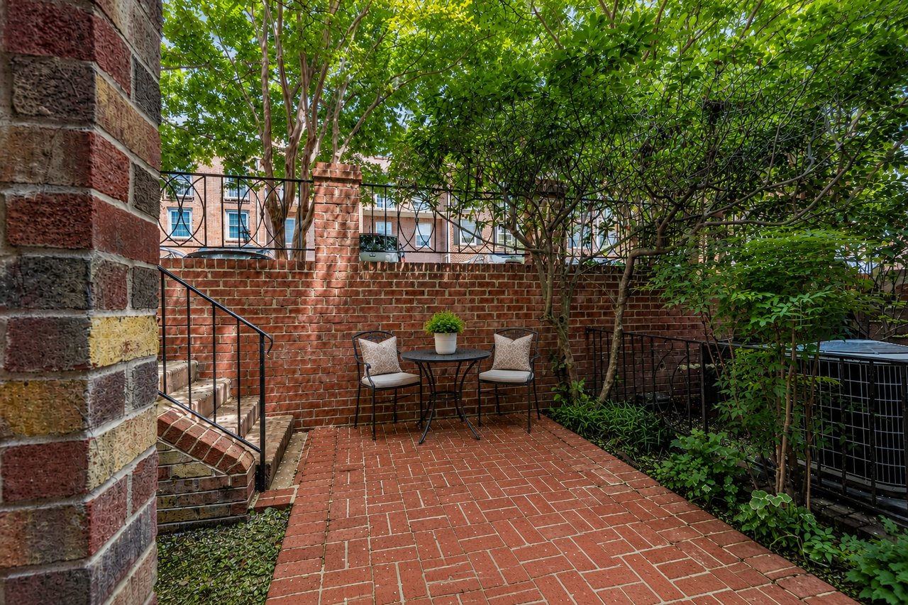 1666 Beekman Place Unit C