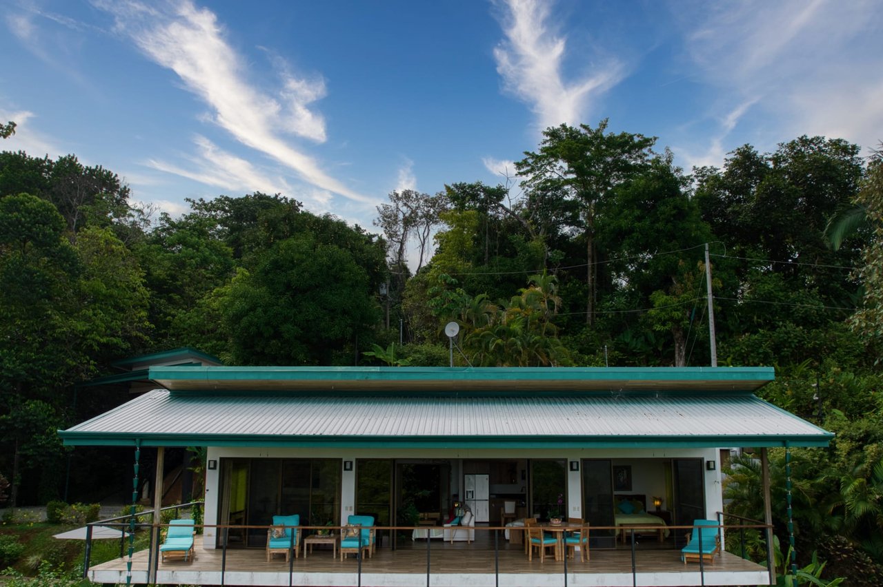 Beautiful sea view House Guesthouse and Pool in a gated Community close to awesome Beaches