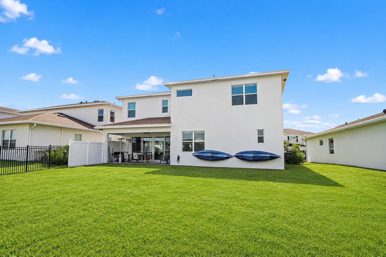 Scenic walking trails and green spaces in Arden, a family-friendly community with luxury homes in Palm Beach County