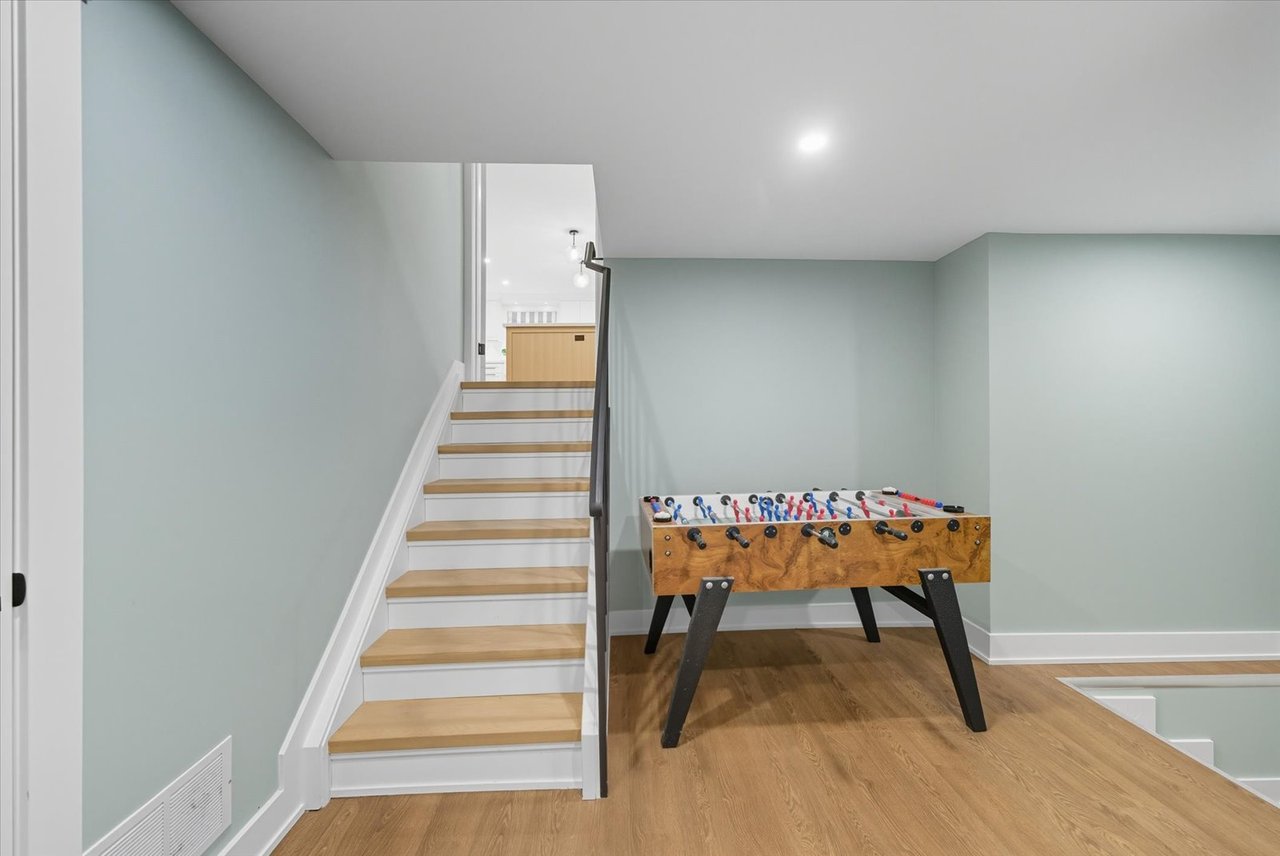 11 Avondale Cres 