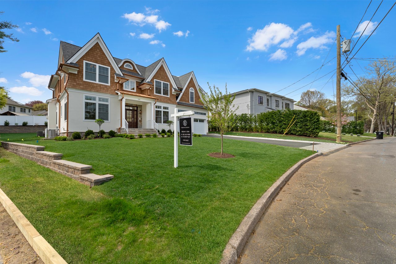 229 Bogert Pl