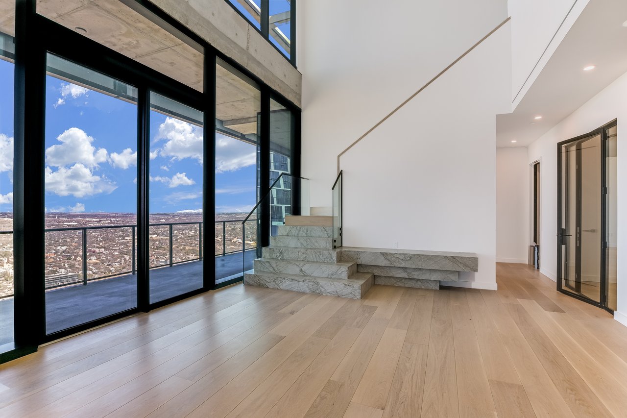 The Modern Penthouse #5502 North