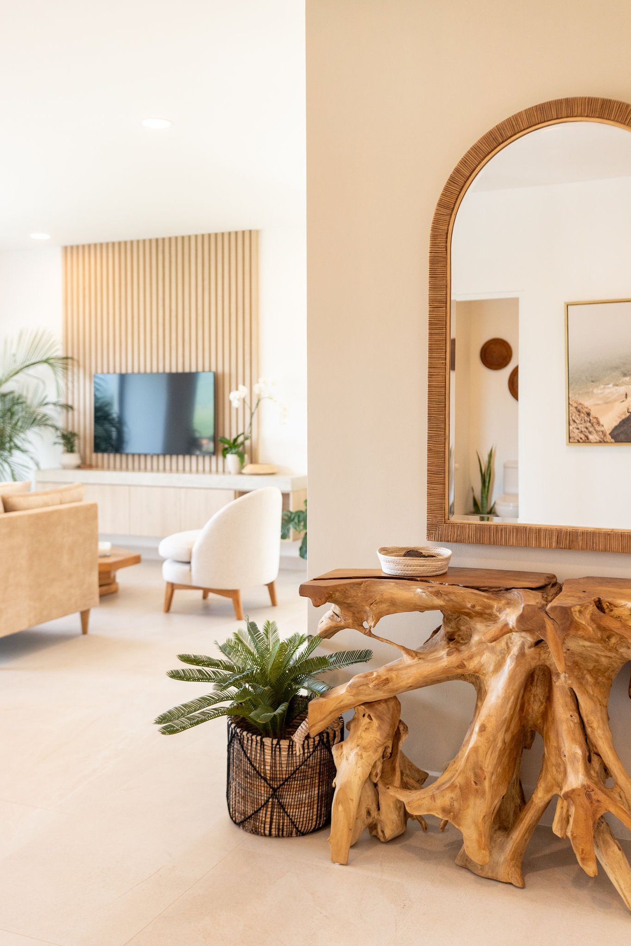 Ocean & Mountain View Modern Beach Condominium 